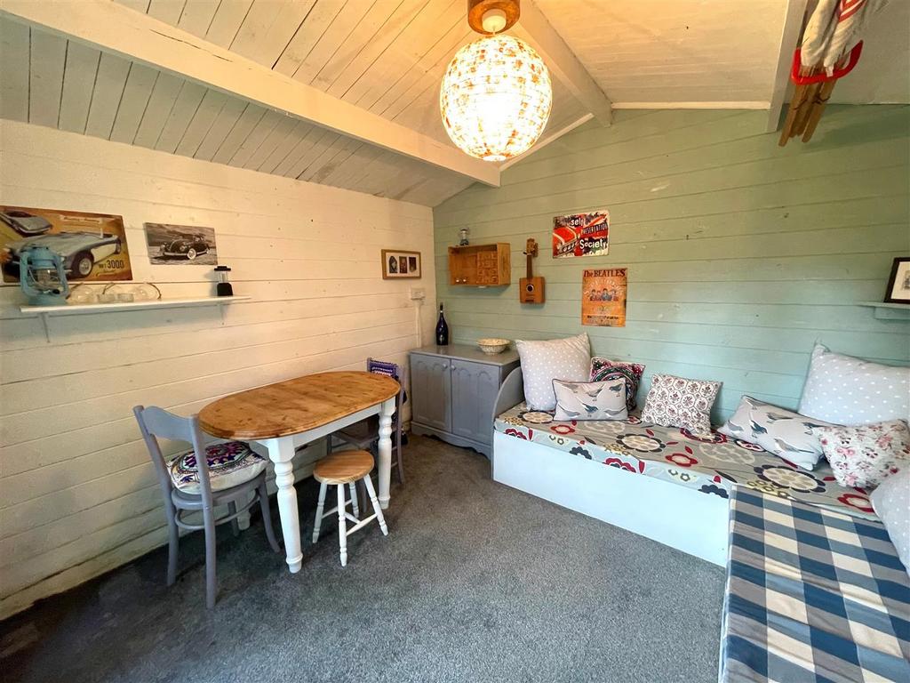 SUMMER HOUSE.jpg