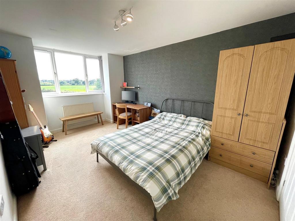 BED 2.jpg