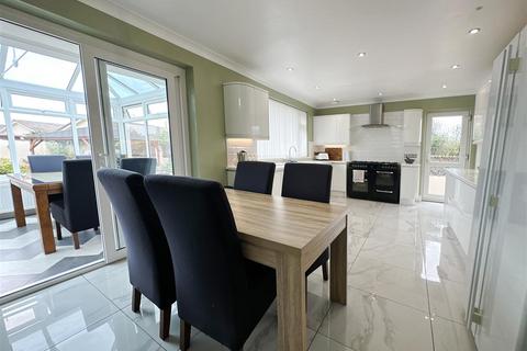 2 bedroom detached bungalow for sale - Northfields Lane, Brixham