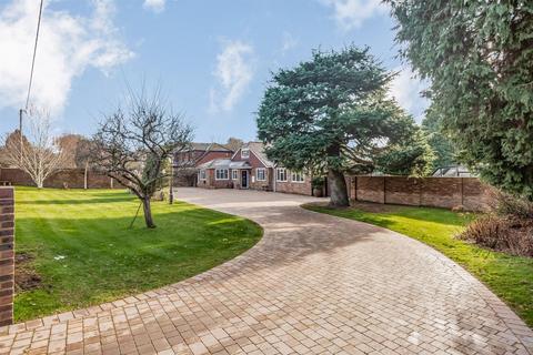 Bellevue Main Road, Longfield, DA3 7PW