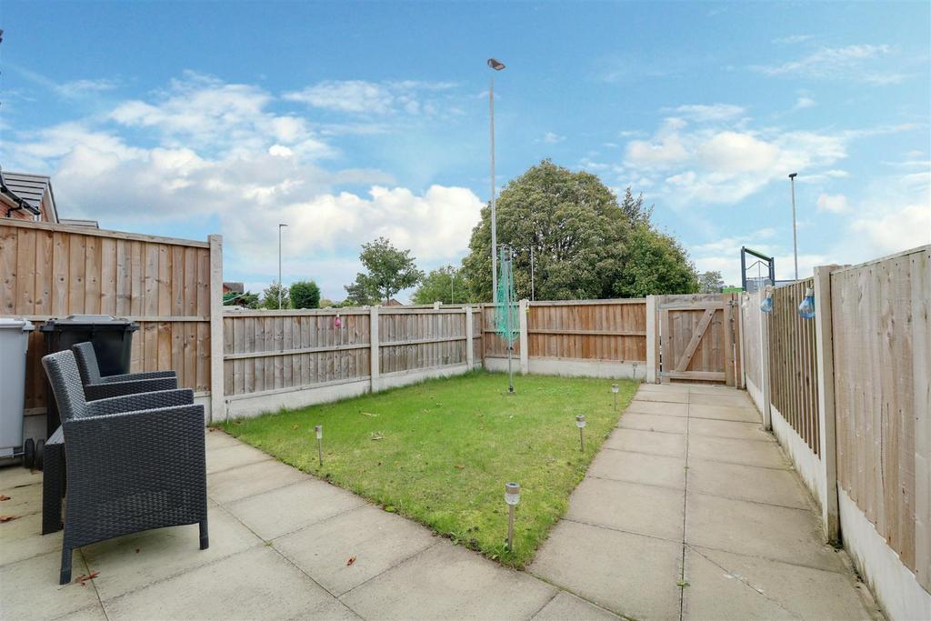 Sandbach Road, Church Lawton 3 bed semidetached house for sale £100,000