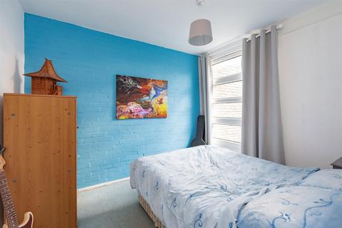 82 Punch Croft, New Ash Green, Longfield, DA3 8HR