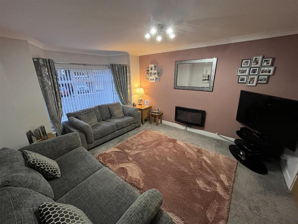 Sutherland Crescent, Blythe Bridge 4 bed detached house for sale £340,000