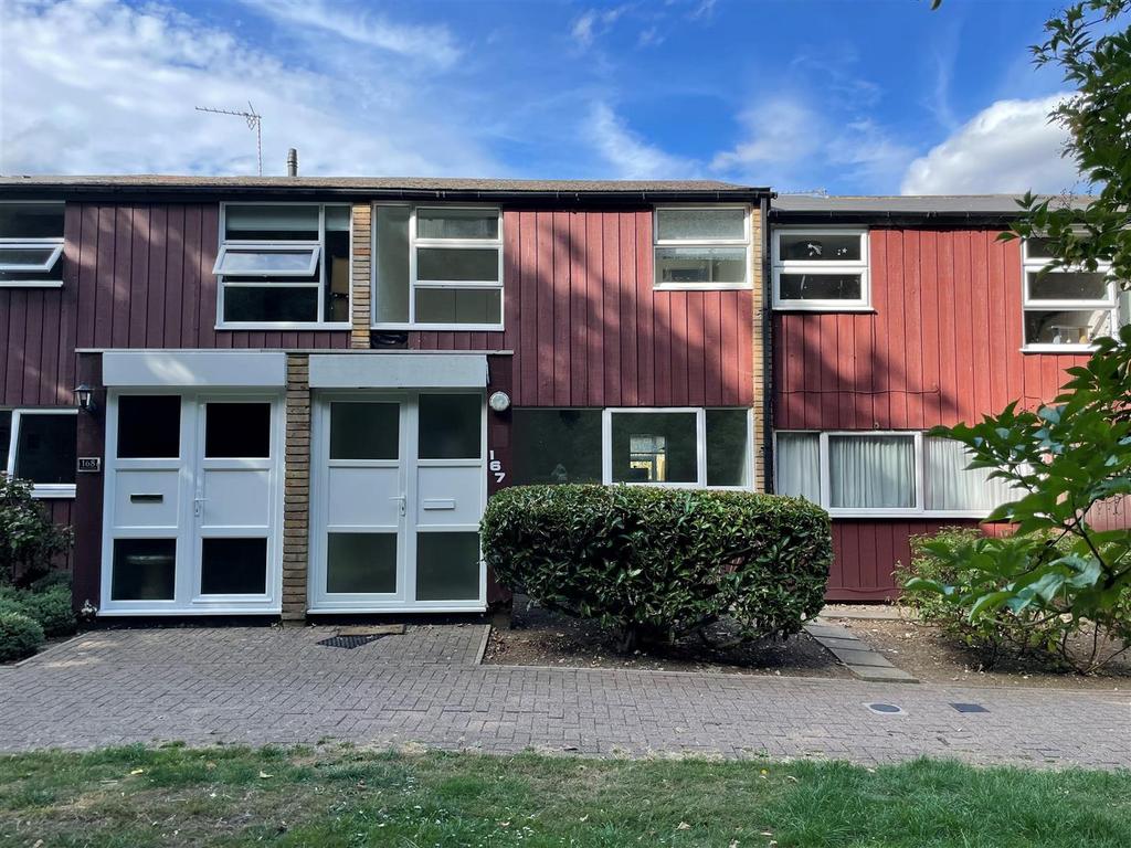 Millfield, Longfield DA3 3 bed terraced house for sale £295,000