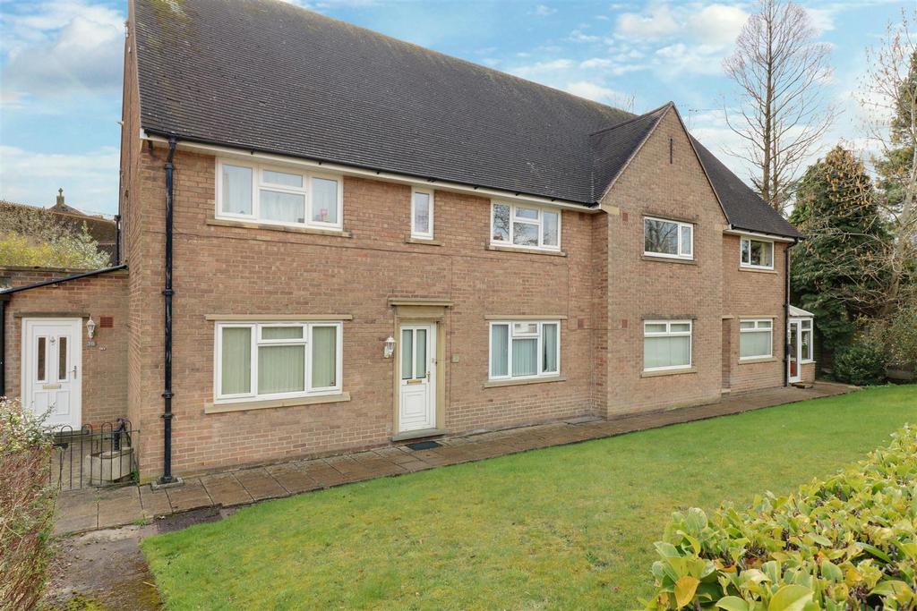 Sandbach Road North, Alsager 2 bed flat £150,000