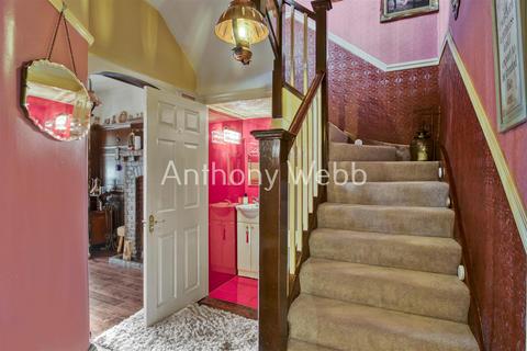 5 bedroom semi-detached house for sale, The Mall, Southgate, London N14