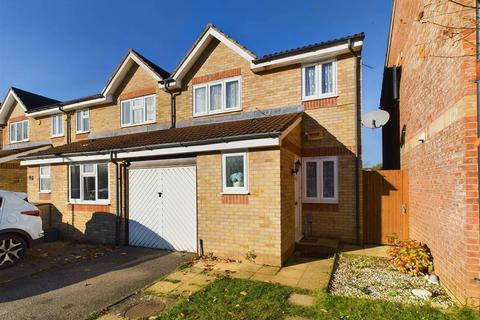 3 bedroom semi-detached house for sale - Sturrock Way, Hitchin, SG4