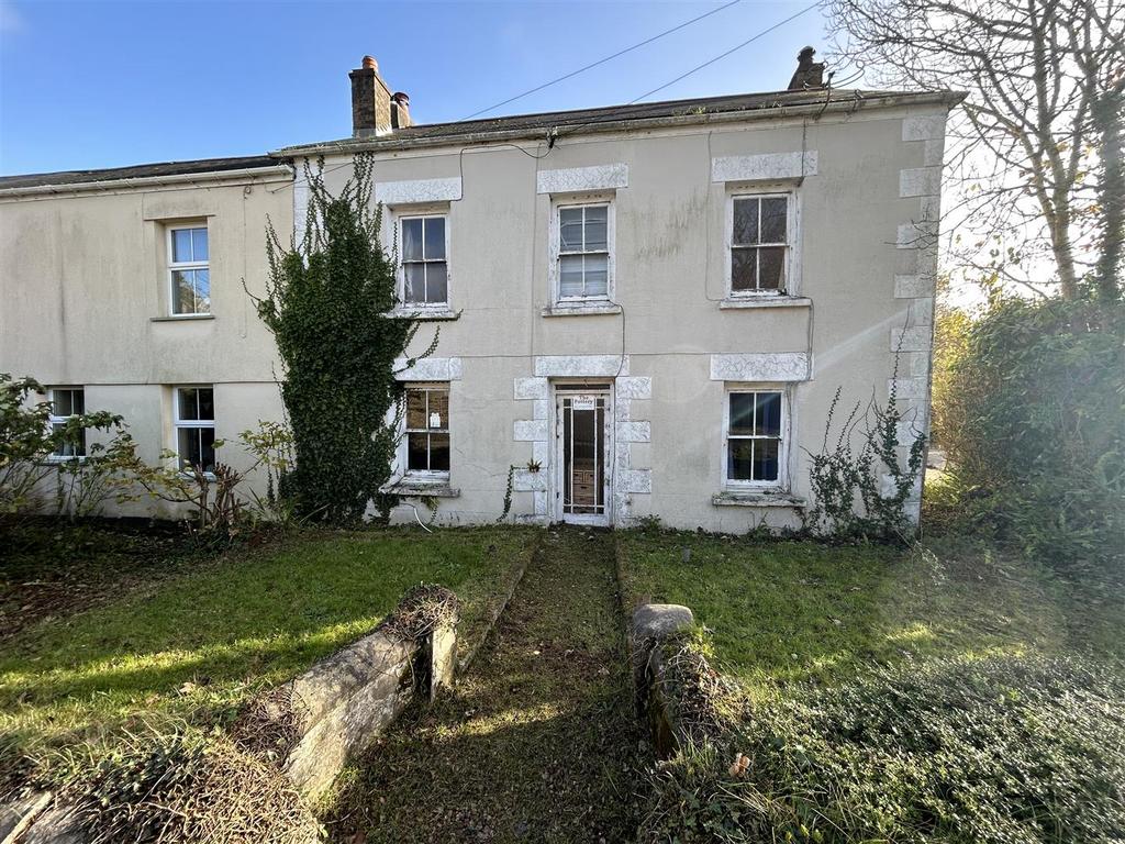 New Mills, Ladock. 4 bed semidetached house for sale £259,950