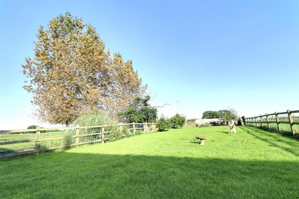 Middlewich Road, Minshull Vernon, Crewe 4 bed barn conversion for sale