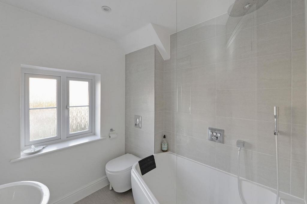Main bathroom
