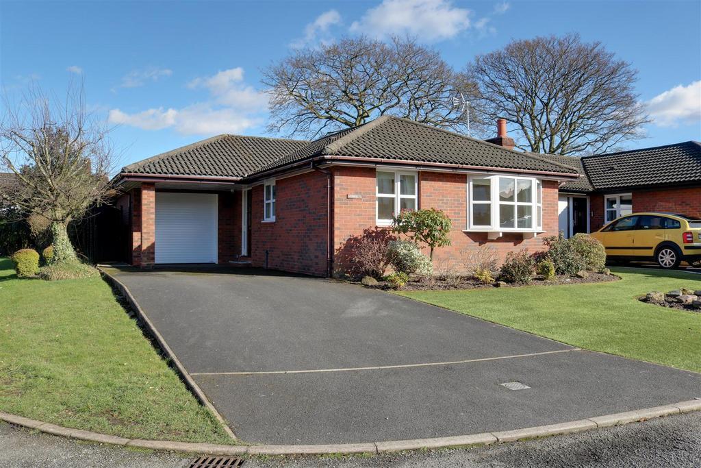Sinclair Avenue, Alsager 2 bed detached bungalow for sale £285,000