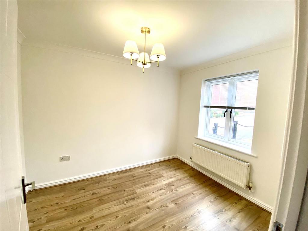 8 hill court dining room.jpg