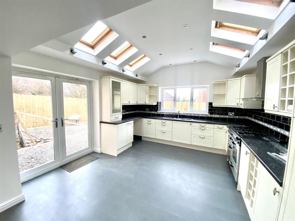 8 hill court kitchen.jpg