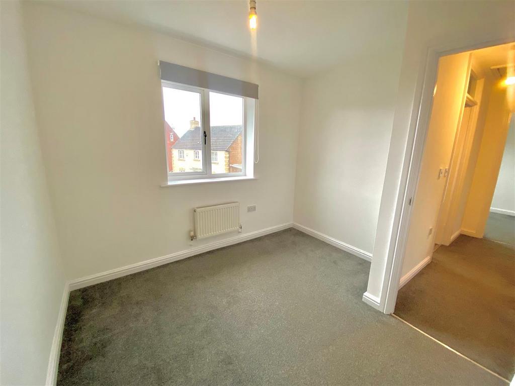 8 hill court bed 3.jpg