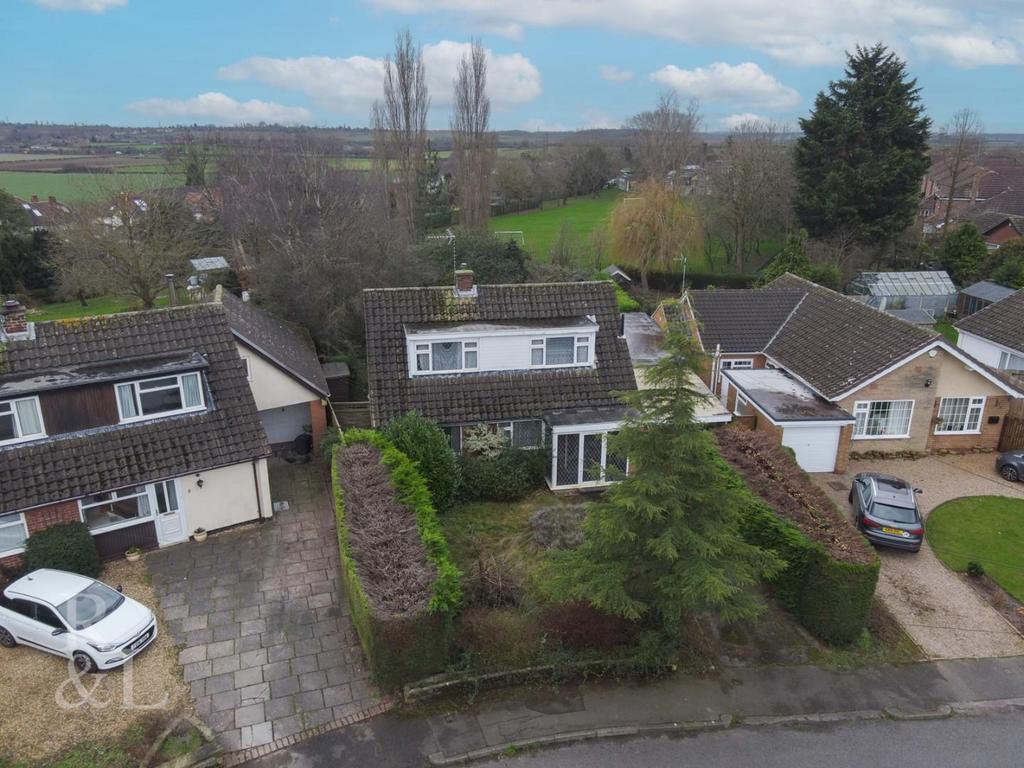 Sunnindale Drive, Tollerton, Nottingham 3 bed chalet for sale £350,000