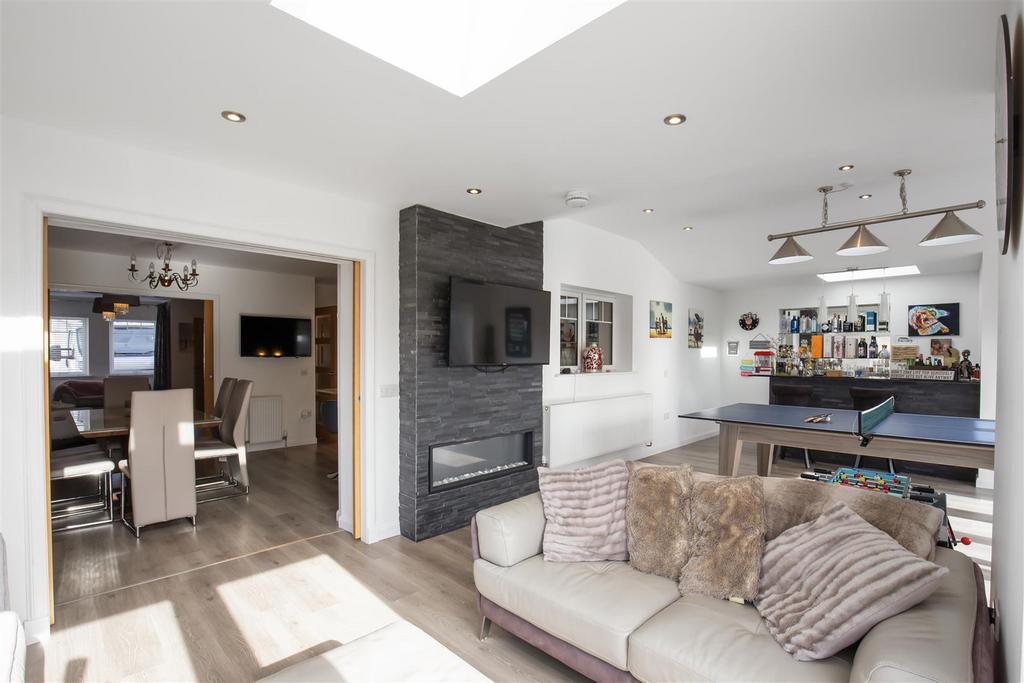 21 Hawthorn Park 15.jpg
