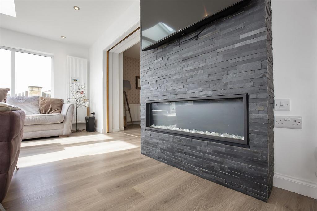 21 Hawthorn Park 18.jpg