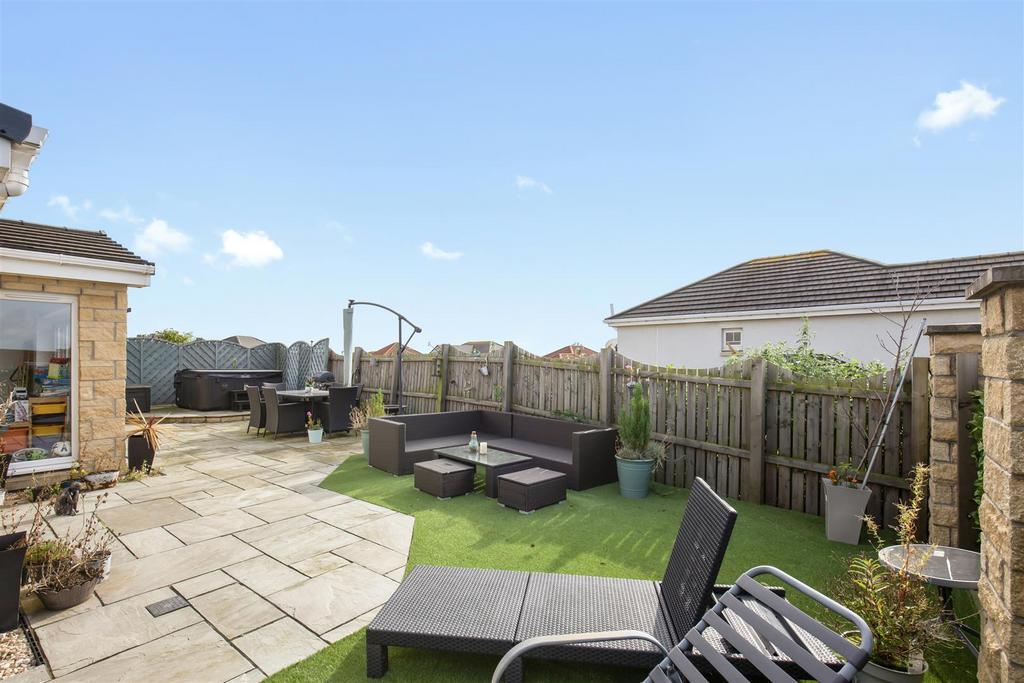 21 Hawthorn Park 30.jpg