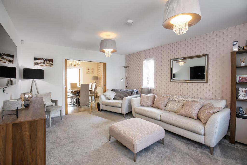21 Hawthorn Park 5.jpg