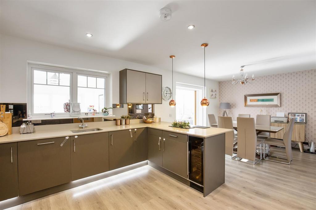 21 Hawthorn Park 9.jpg