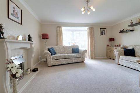 4 bedroom detached house for sale - Parkfield, Crewe