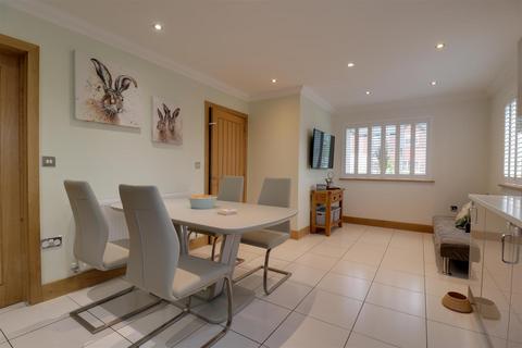 27 Christopher Mitford Road, Alsager, Stoke-on-trent, ST7 2WA