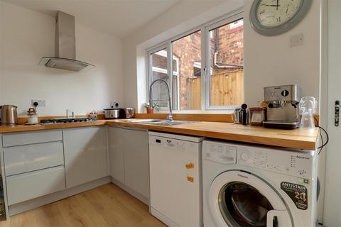 21 Brooklands Grove, Crewe, CW1 3JS