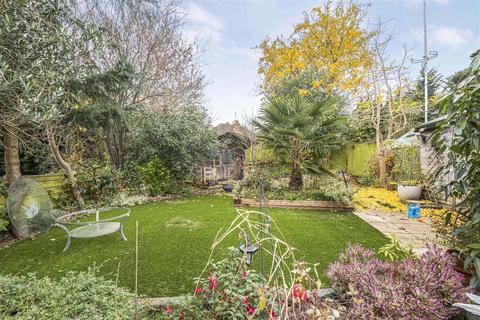 11 Mayfield Drive, Caversham, Reading, RG4 5JP