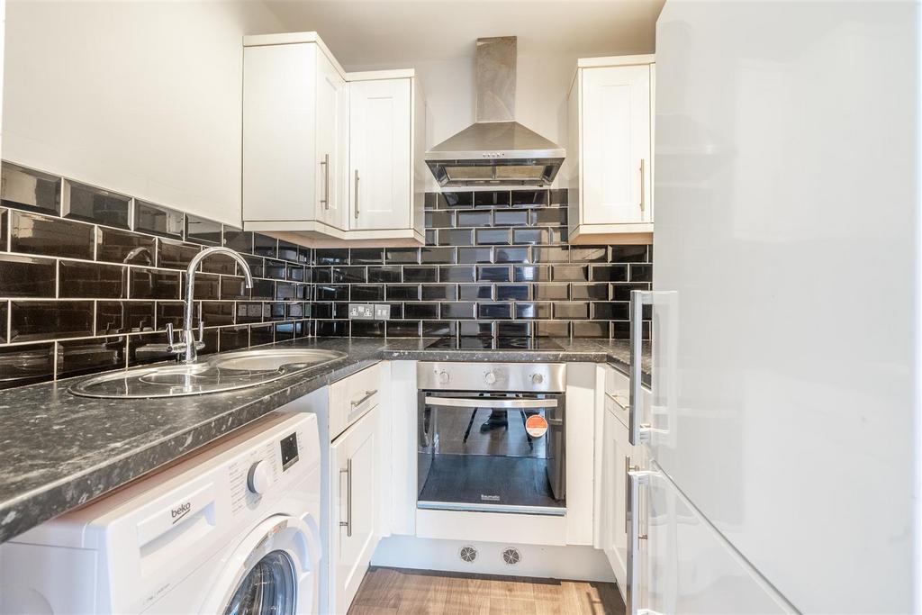 Flat 1 85 cromer st lettings-4.jpg