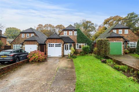 3 bedroom detached house for sale - Harebeating Crescent, Hailsham