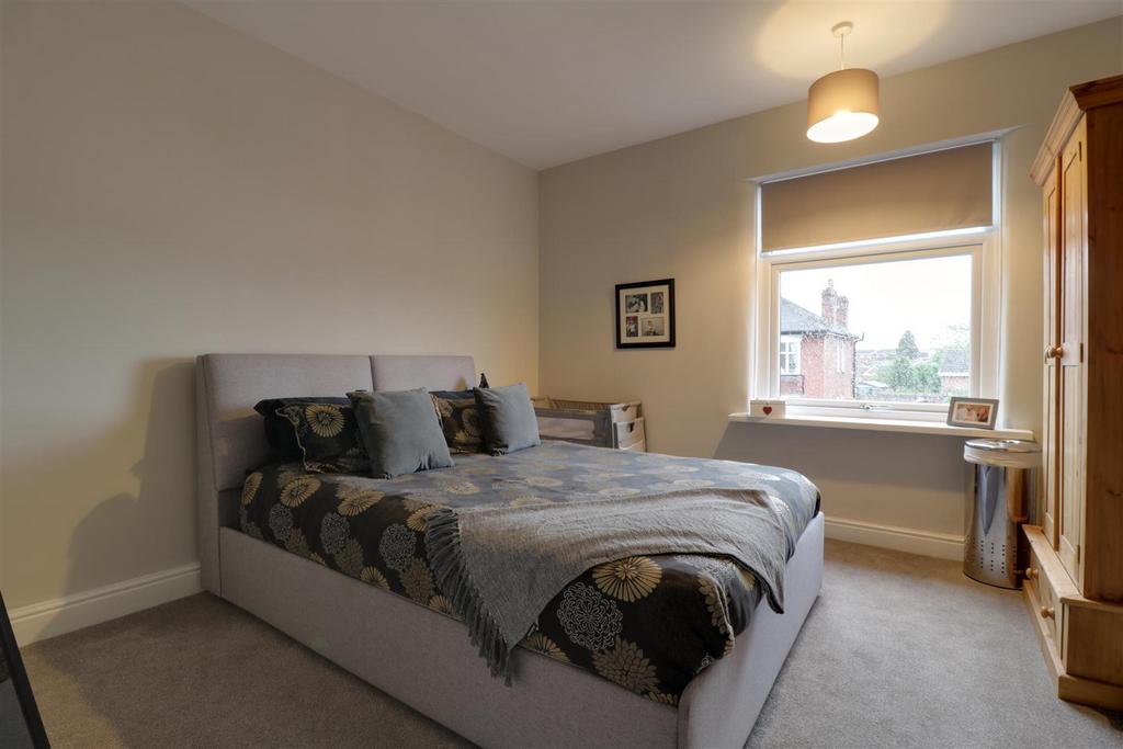 Ravens Lane, Bignall End, StokeOnTrent 3 bed terraced house for sale