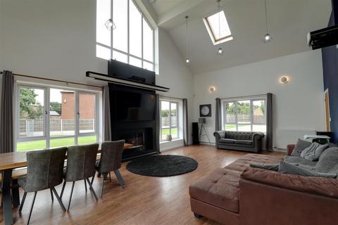 4 bedroom detached house for sale, Sydney Road, Crewe