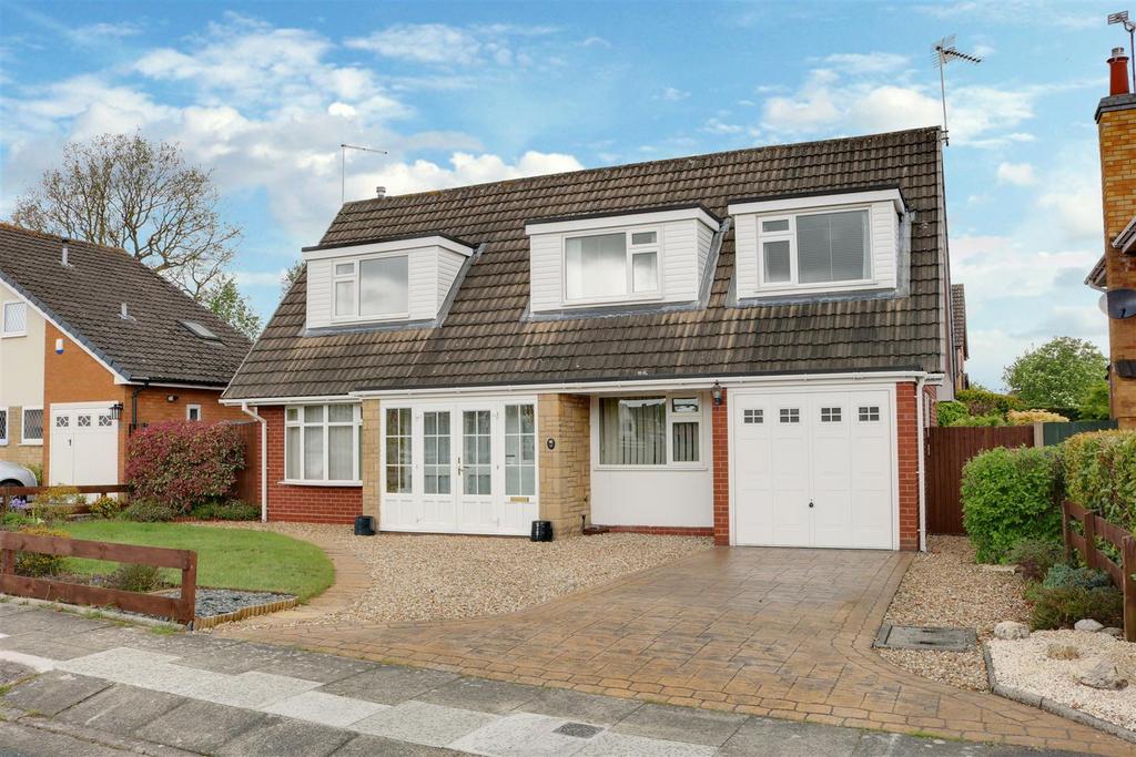 Bladon Crescent, Alsager 4 bed detached house for sale £375,000
