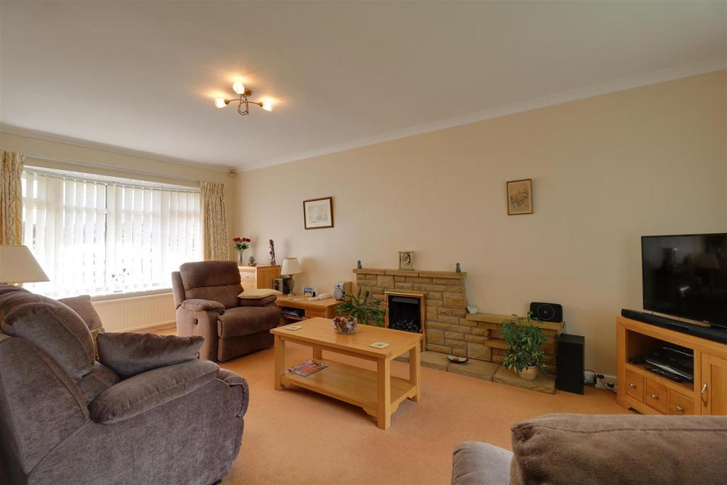 Bladon Crescent, Alsager 4 bed detached house for sale £375,000