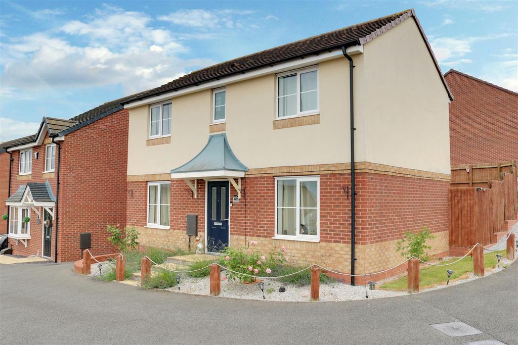 Ryder Grove, Talke 3 bed detached house for sale £270,000
