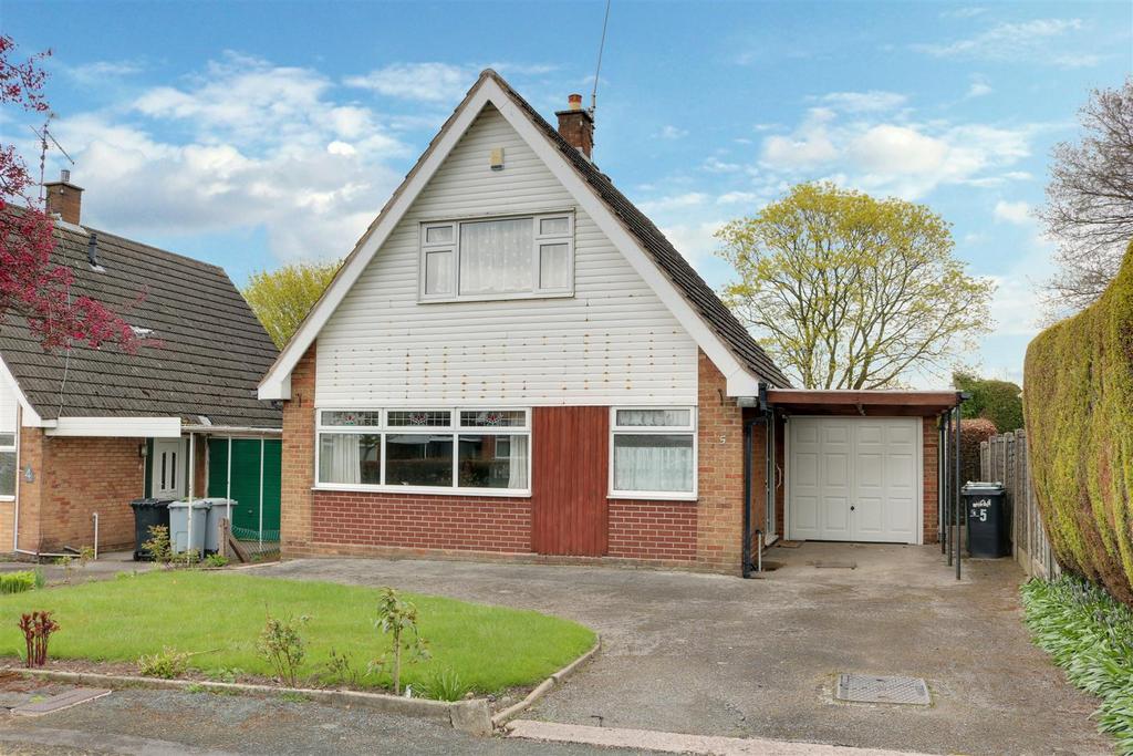 Maple Avenue, Alsager 3 bed detached house £270,000