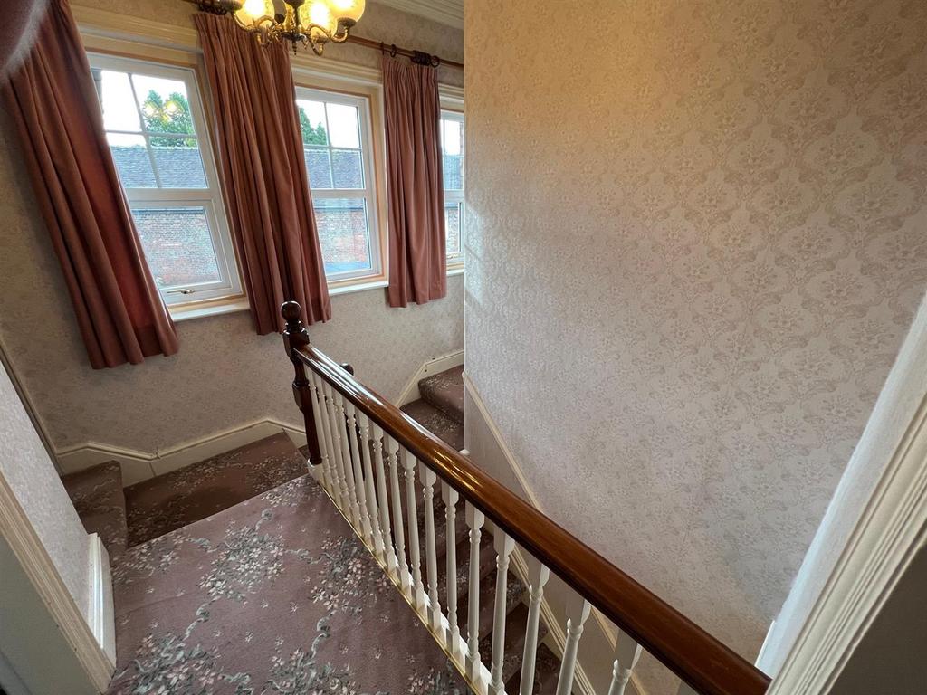 Hallway 2.jpg