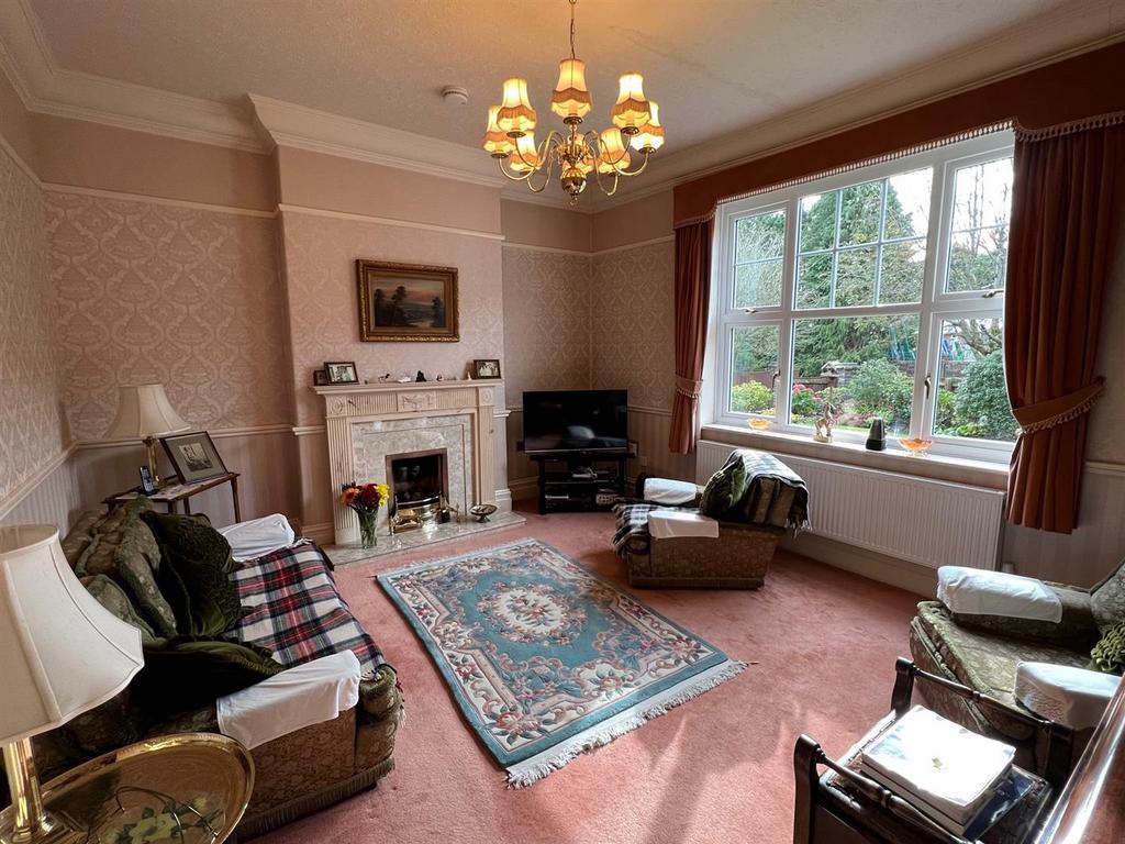 Living Room.jpg