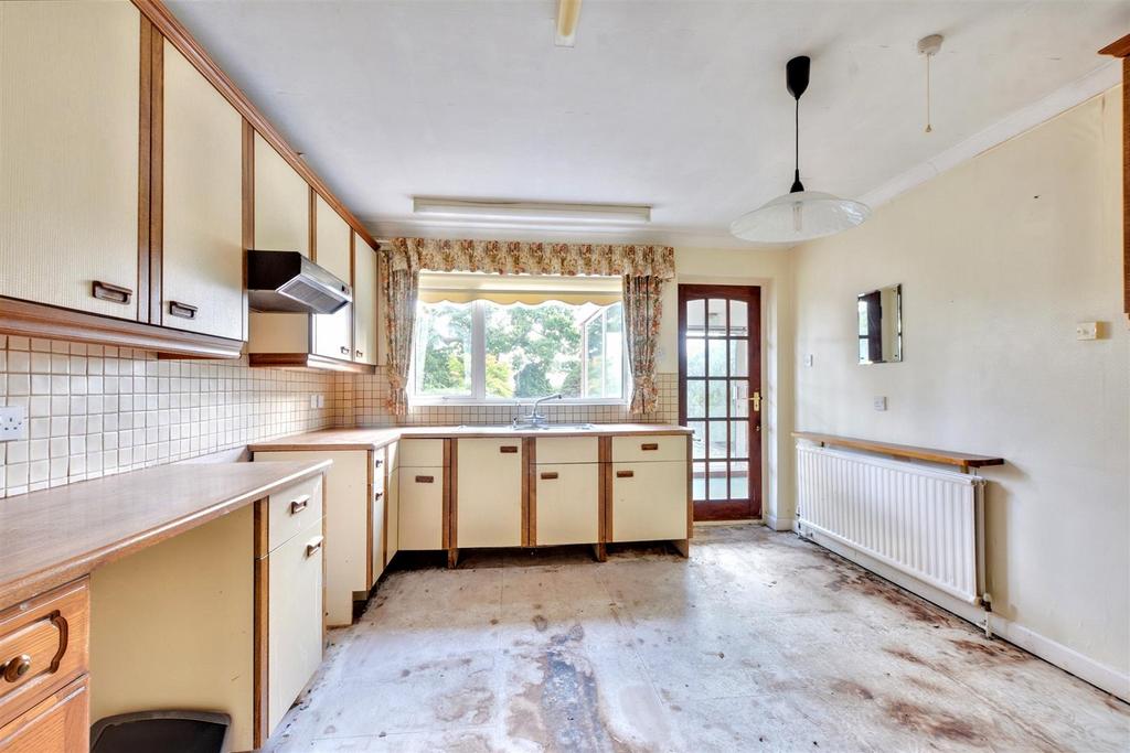 Kitchen 4.jpeg