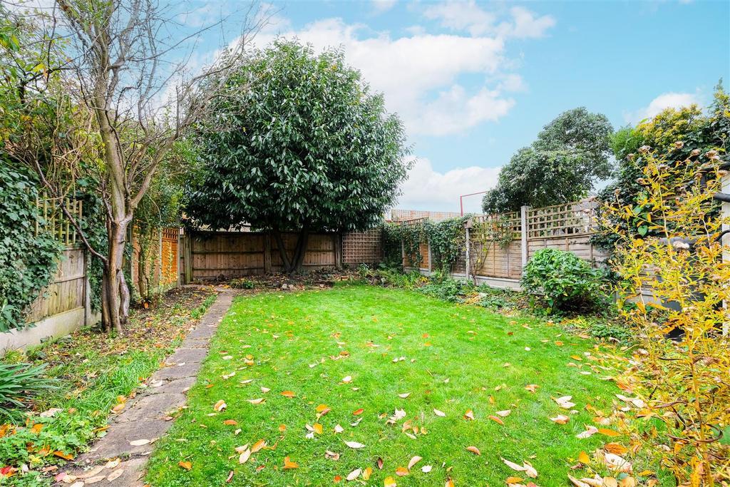 24a Tavistock Road-23.jpg