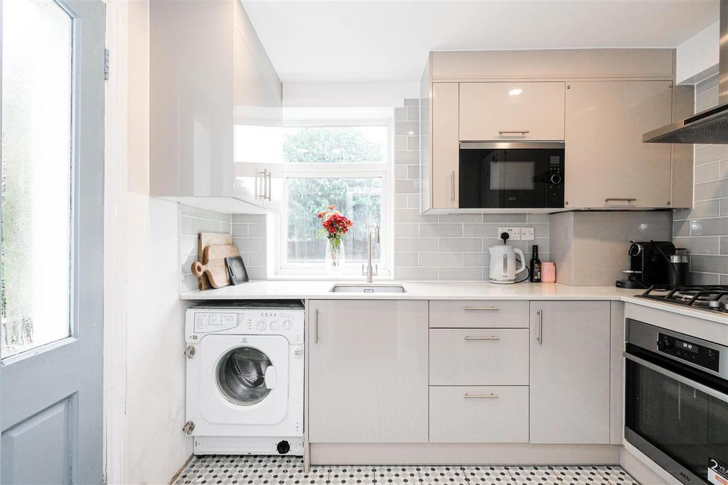 24a Tavistock Road-14.jpg