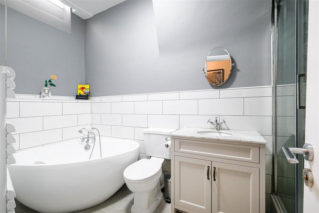 24a Tavistock Road-2.jpg