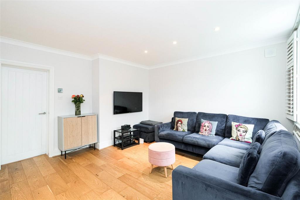 24a Tavistock Road-8.jpg