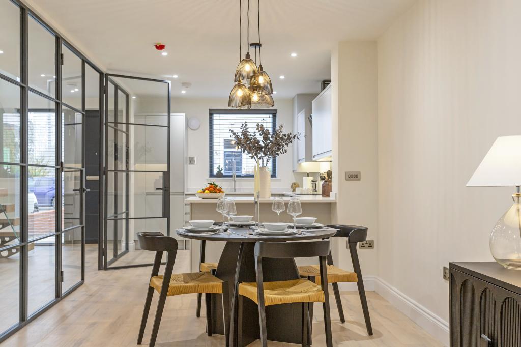 30 Carlton Street 327588 - (12).jpg
