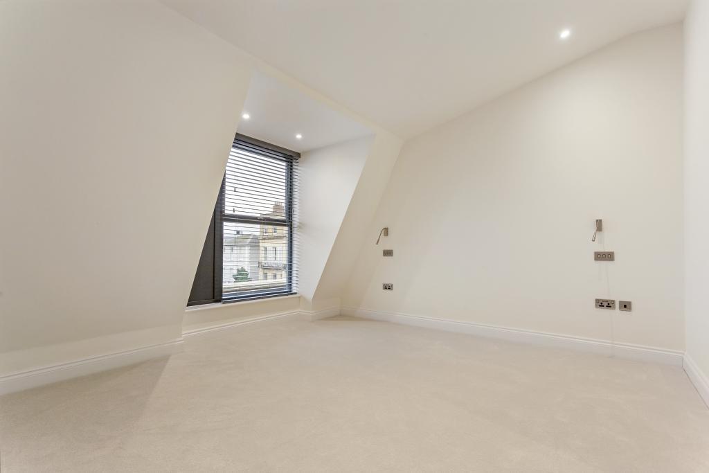 30 Carlton Street 327588 - (19).jpg