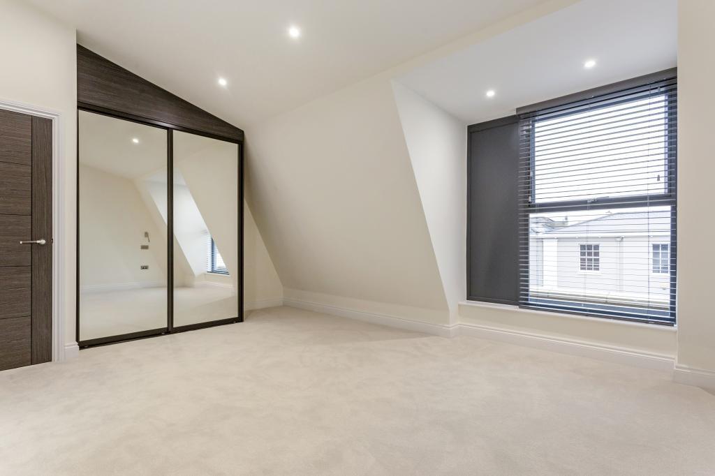 30 Carlton Street 327588 - (20).jpg