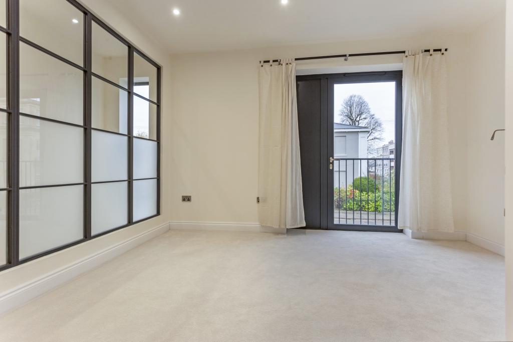 30 Carlton Street 327588 - (22).jpg