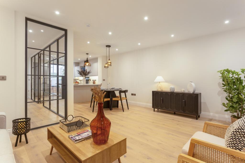 30 Carlton Street 327588 - (10).jpg