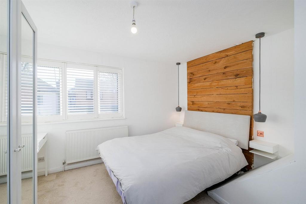 64 Nightingale Lane-18 resized.jpg