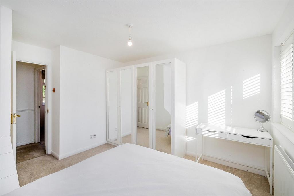 64 Nightingale Lane-20 resized.jpg